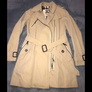 Burberry Woman’s Trench Coat with Zippers